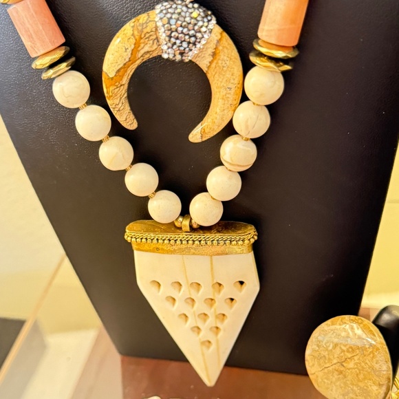 Come dig with me. Unlisted gorgeousness in every price range. - Picture 17 of 17